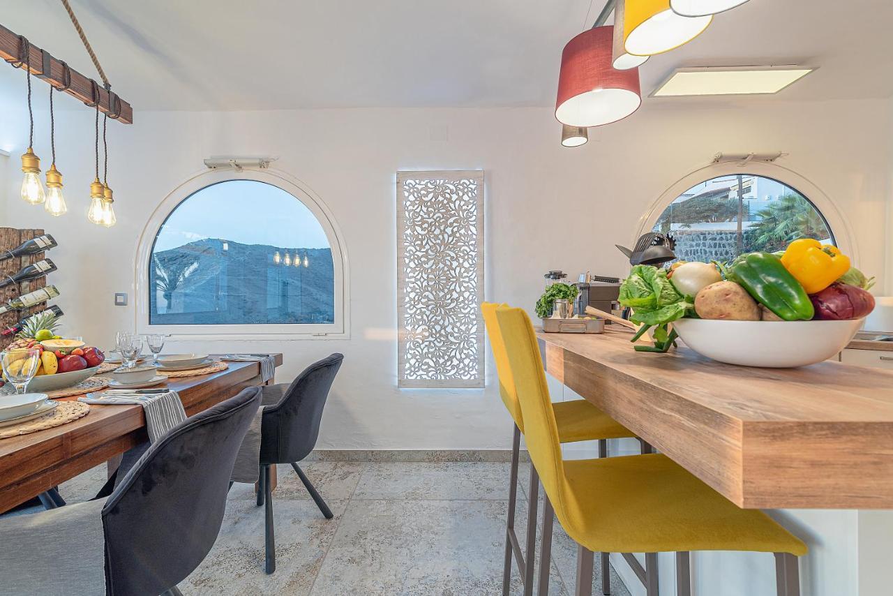 Mogan Luxury Apartment, Sea Views, Jacuzzi And Sauna. Exterior photo